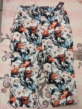Gloria Vanderbilt Floral Cropped Capris